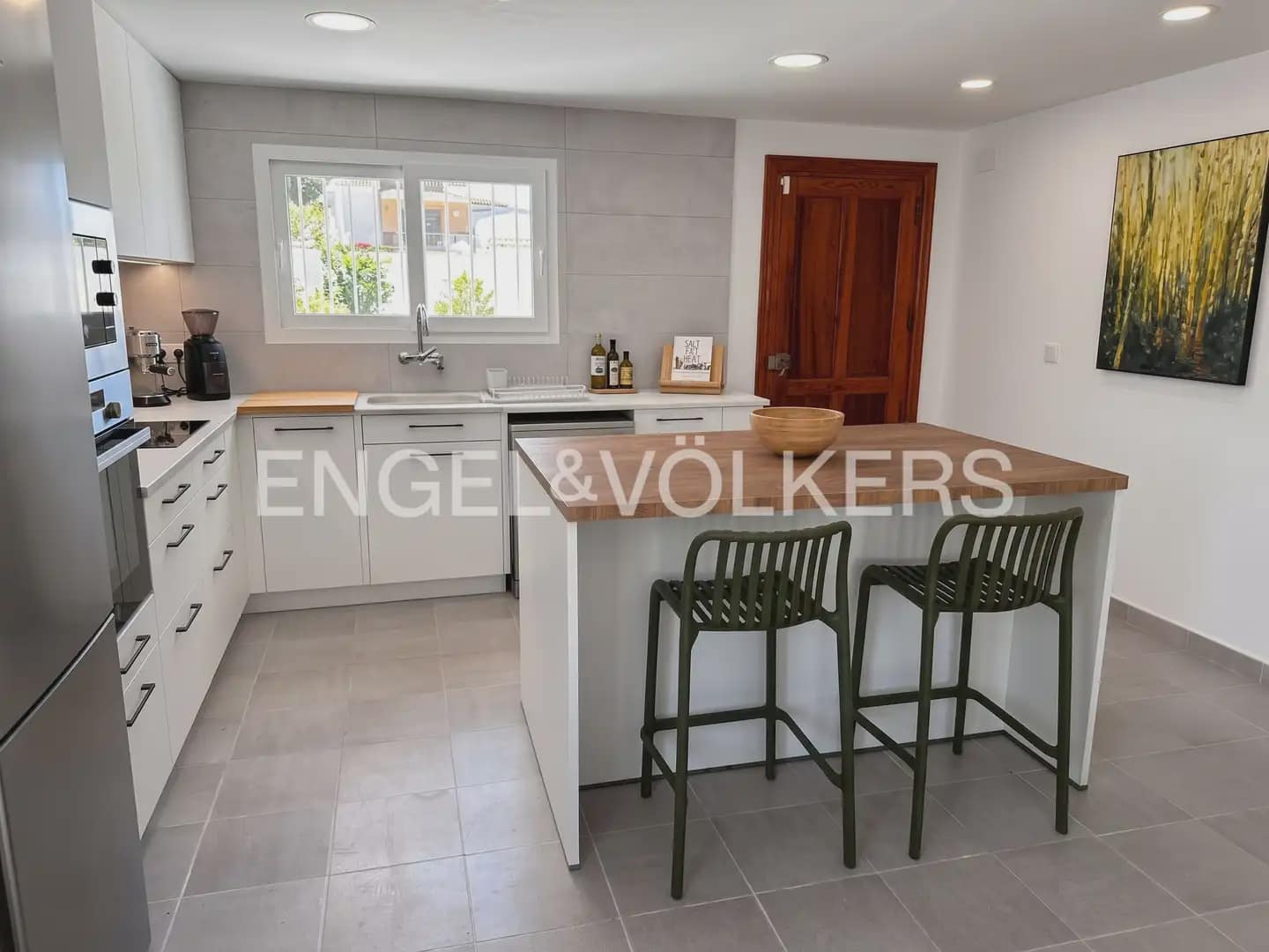 4 bedroom Semi-detached Villa for rent in Sueca with garage - € 2,200 (Ref: 10130234)