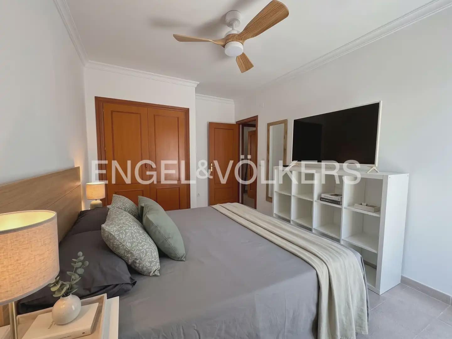 4 bedroom Semi-detached Villa for rent in Sueca with garage - € 2,200 (Ref: 10130234)