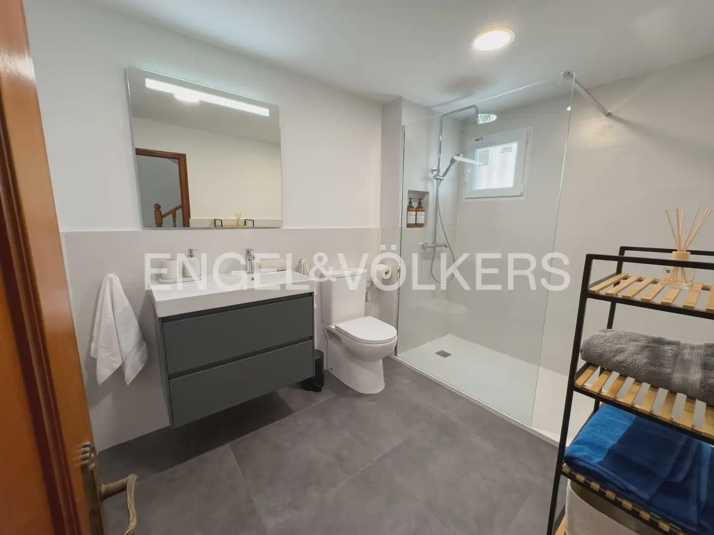 4 bedroom Semi-detached Villa for rent in Sueca with garage - € 2,200 (Ref: 10130234)