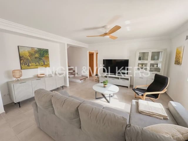 4 bedroom Semi-detached Villa for rent in Mareny Blau, Sueca with garage - € 2,200 (Ref: 10130234)