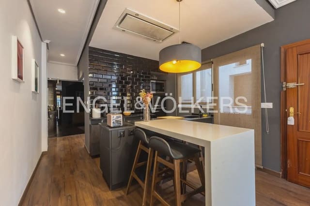 1 bedroom Flat for rent in El Mercat, Valencia city - € 1,300 (Ref: 10130552)