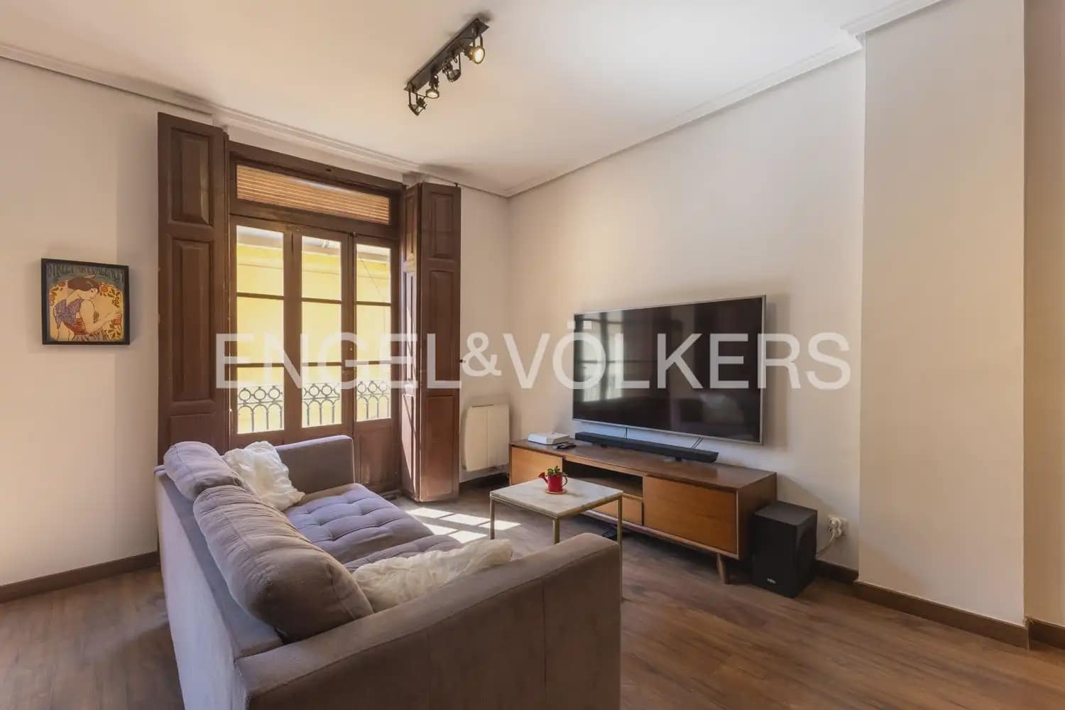 1 bedroom Flat for rent in Valencia city - € 1,300 (Ref: 10130552)