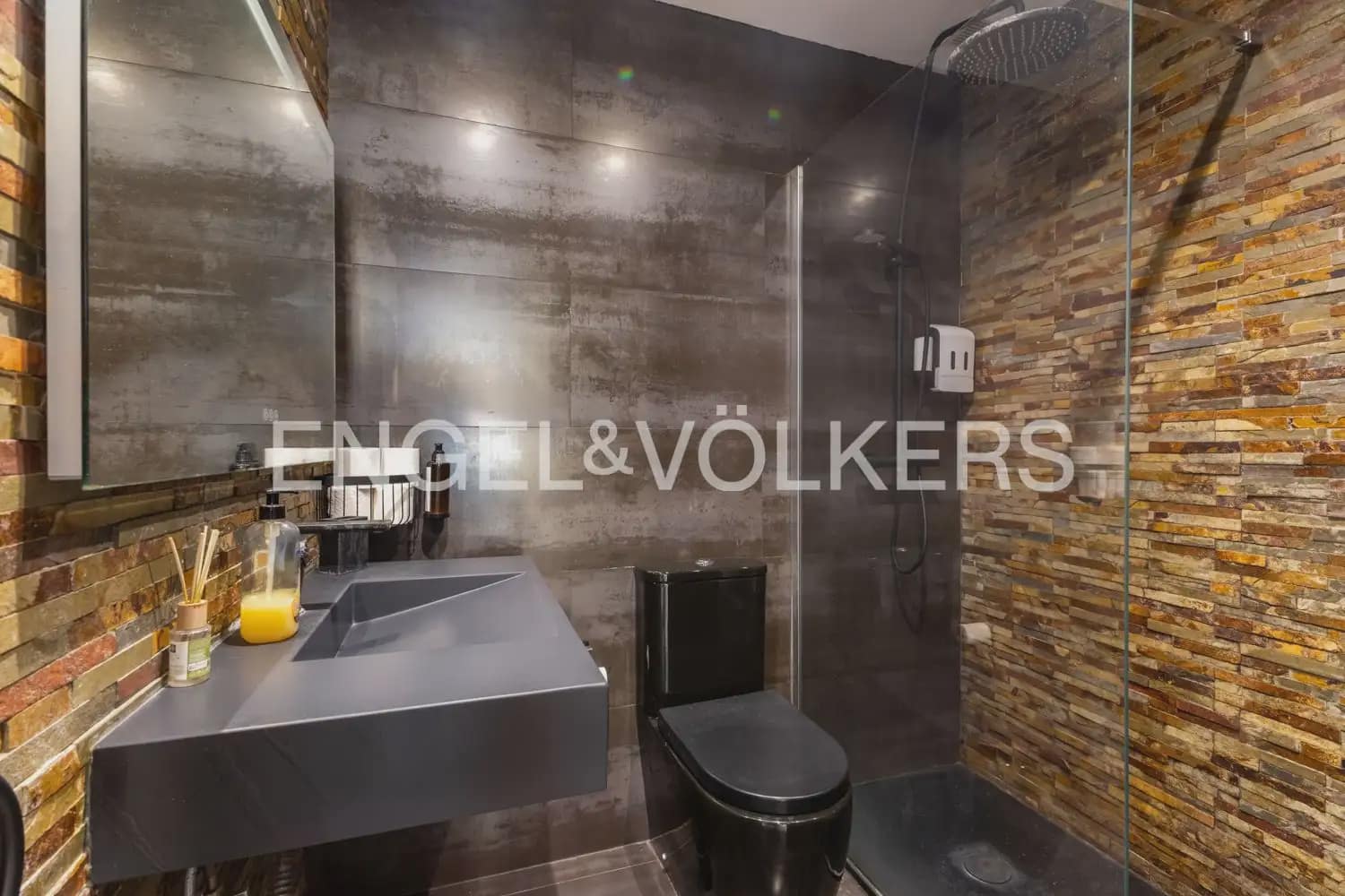 1 bedroom Flat for rent in Valencia city - € 1,300 (Ref: 10130552)
