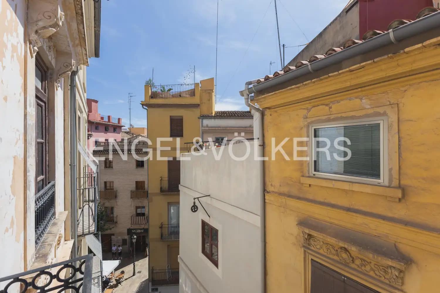 1 bedroom Flat for rent in Valencia city - € 1,300 (Ref: 10130552)