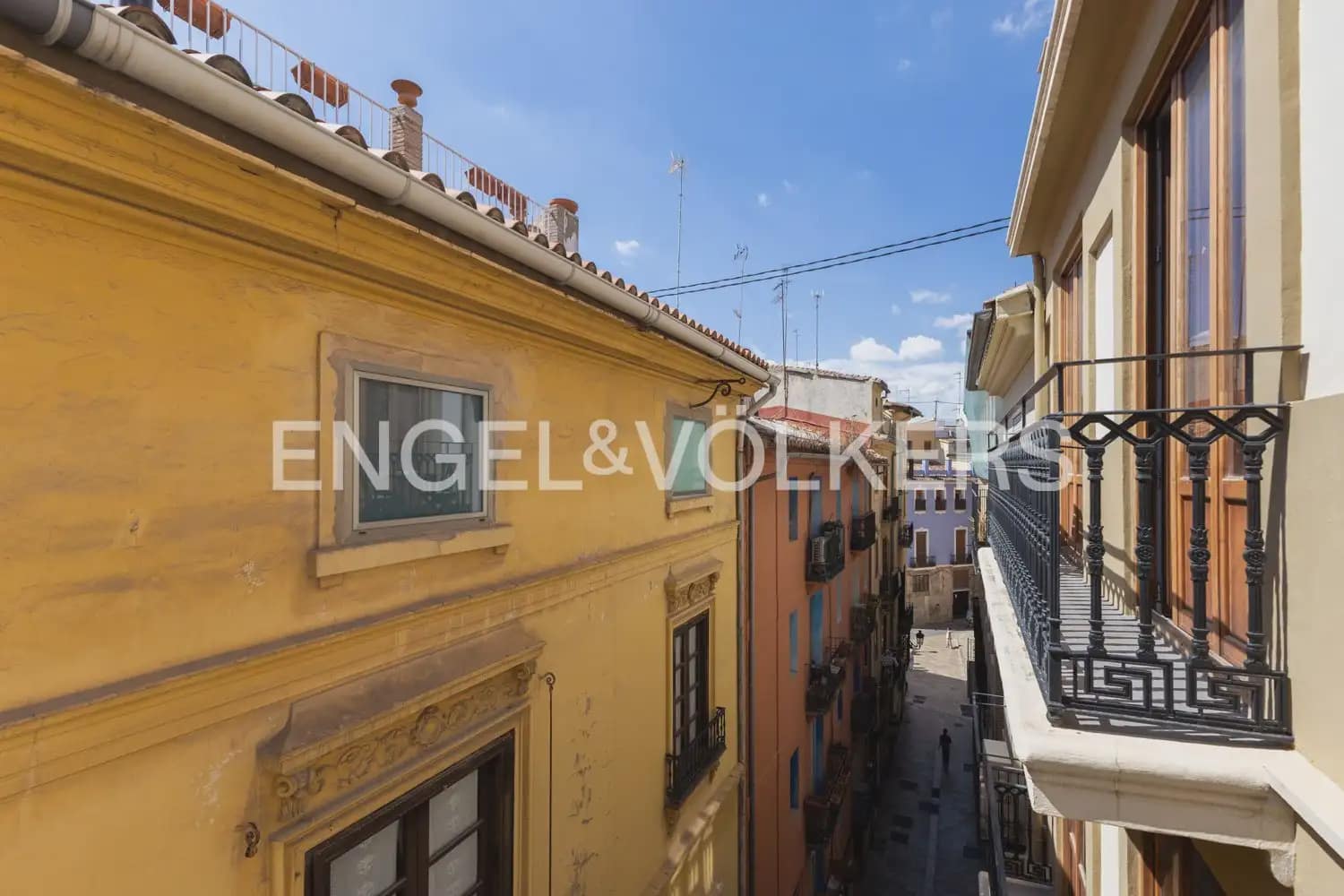 1 bedroom Flat for rent in Valencia city - € 1,300 (Ref: 10130552)