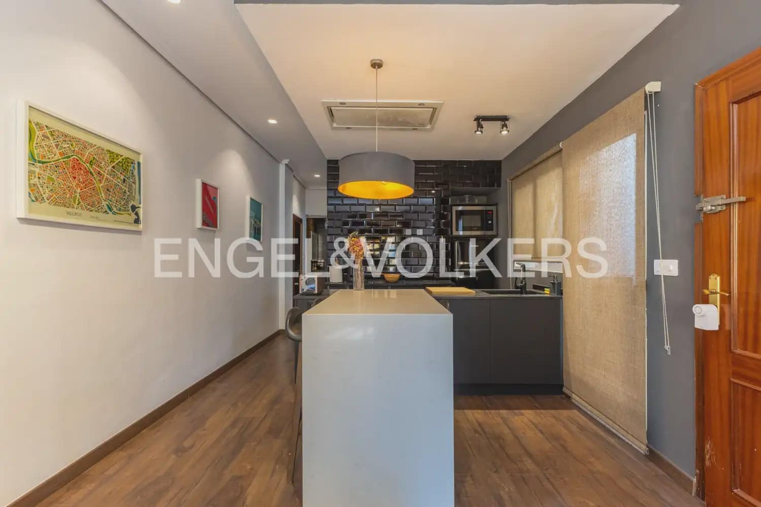 1 bedroom Flat for rent in Valencia city - € 1,300 (Ref: 10130552)