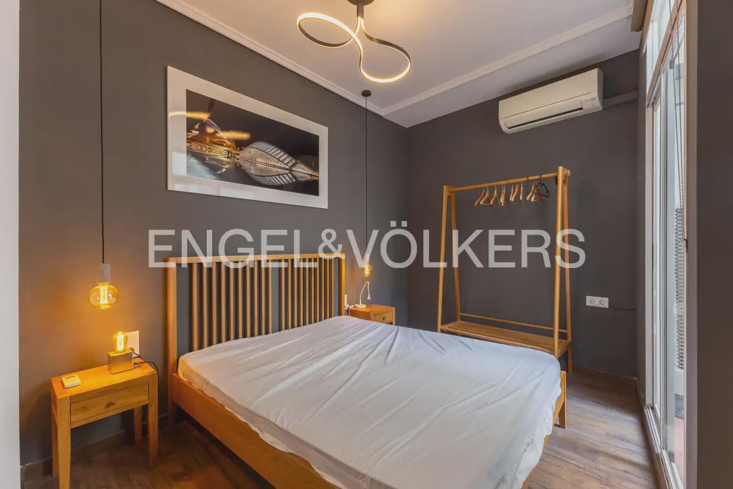 1 bedroom Flat for rent in Valencia city - € 1,300 (Ref: 10130552)
