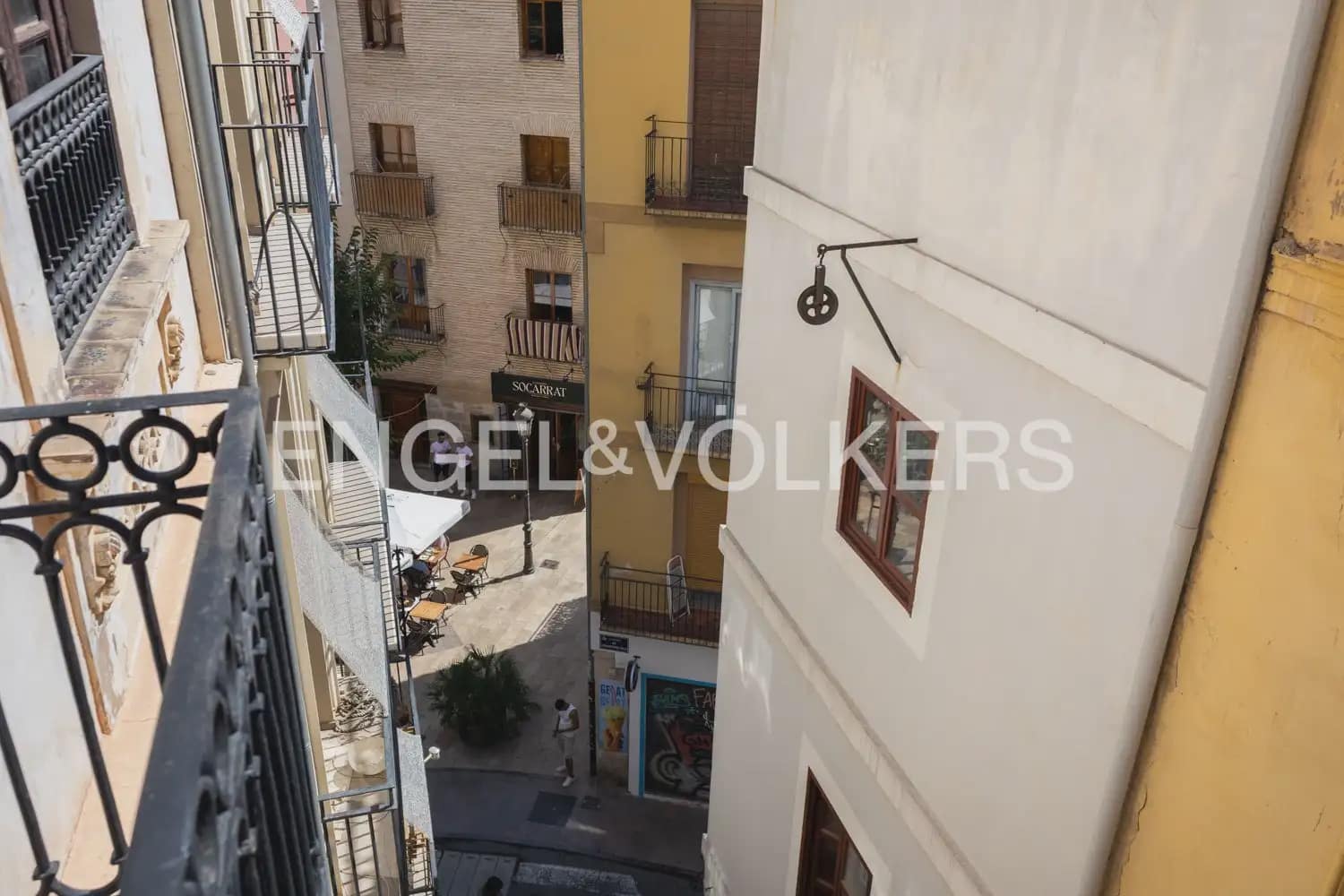 1 bedroom Flat for rent in Valencia city - € 1,300 (Ref: 10130552)