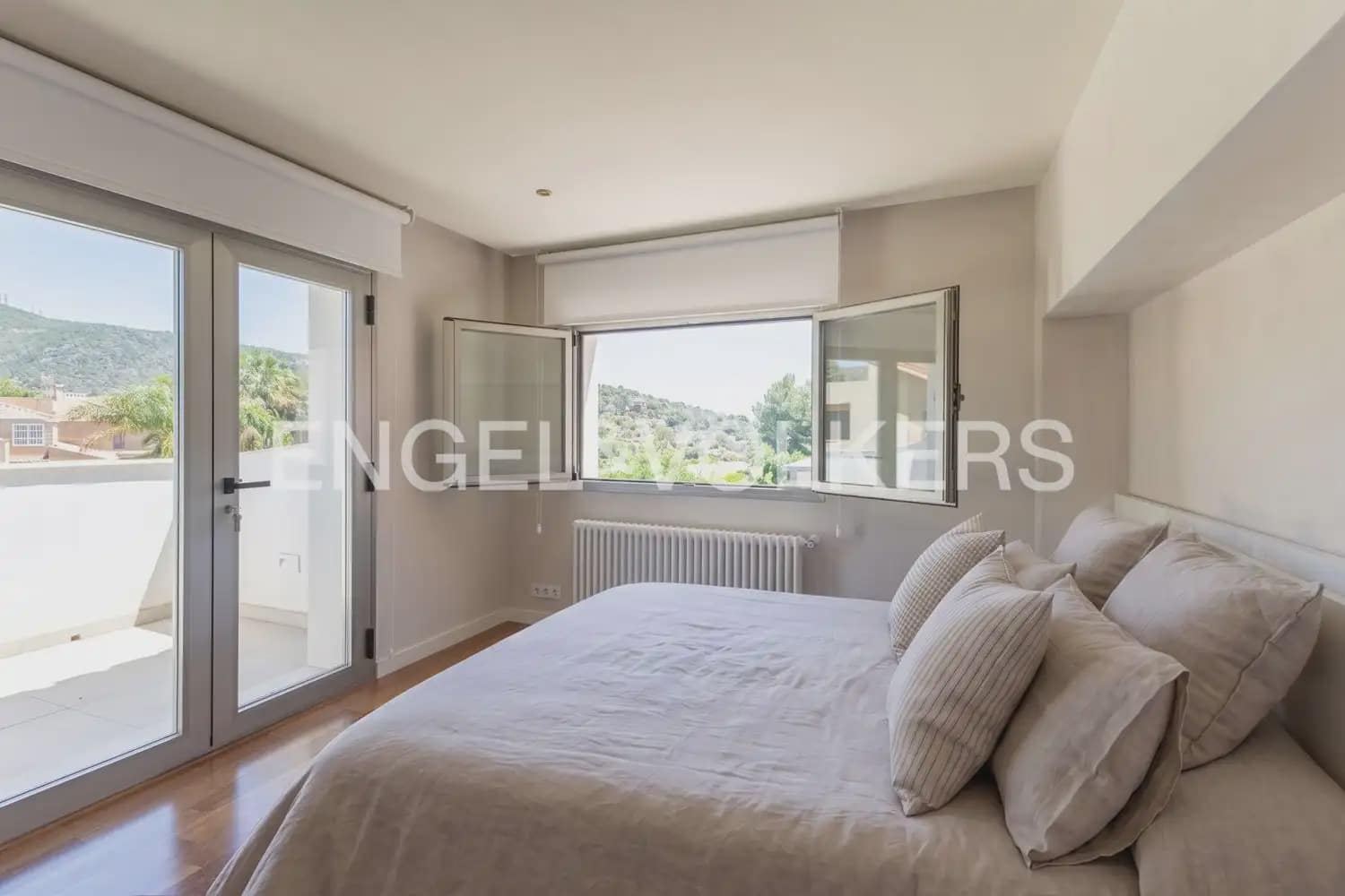 6 bedroom Villa for sale in Pucol with pool garage - € 1,990,000 (Ref: 10130554)