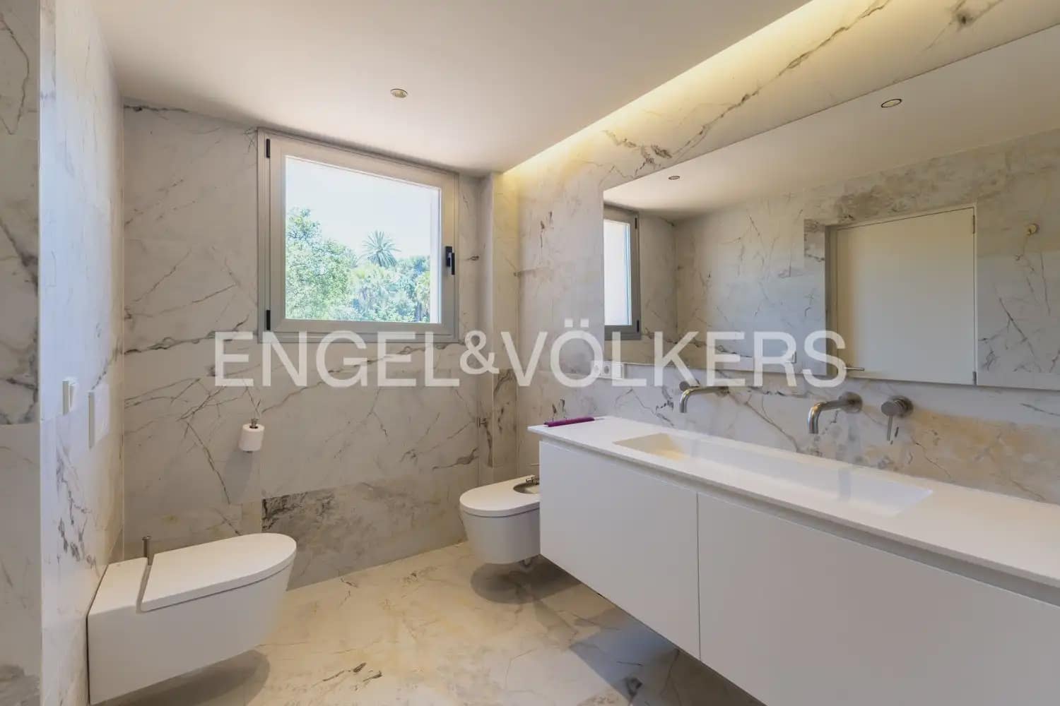 6 bedroom Villa for sale in Pucol with pool garage - € 1,990,000 (Ref: 10130554)
