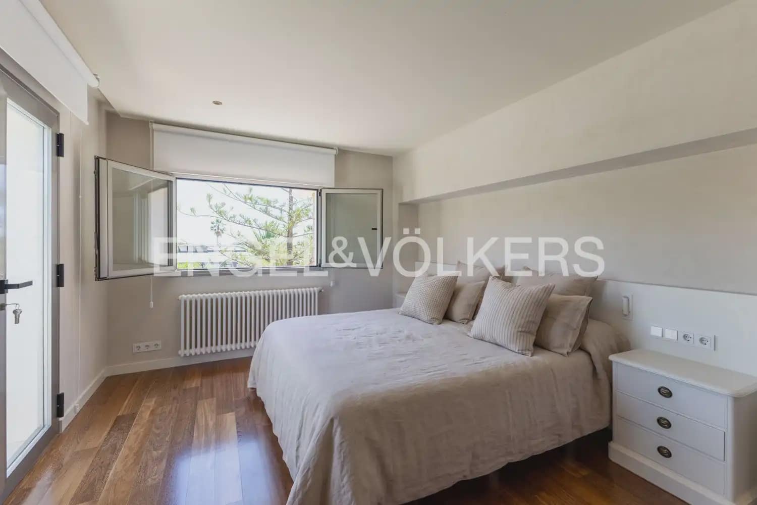 6 bedroom Villa for sale in Pucol with pool garage - € 1,990,000 (Ref: 10130554)