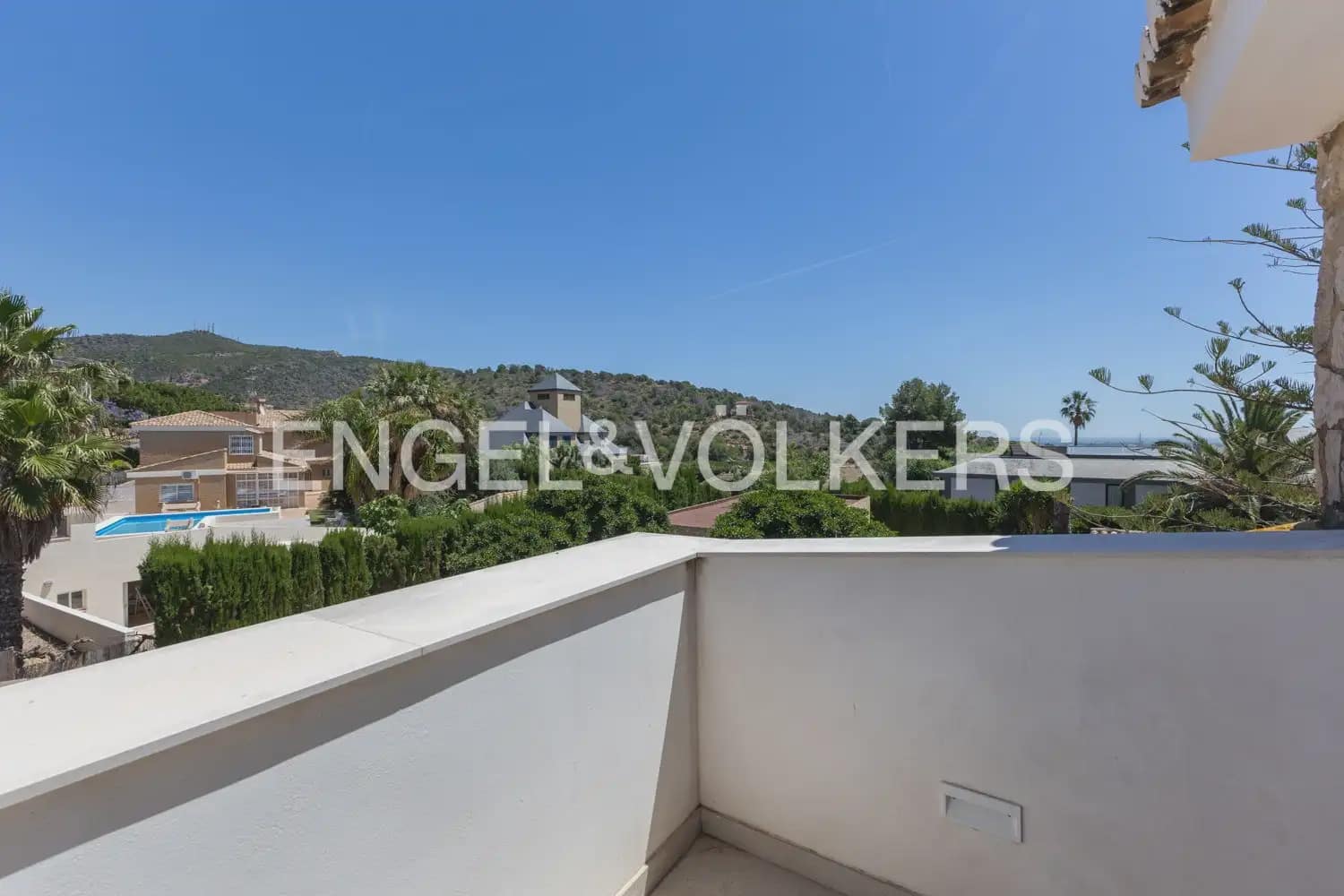 6 bedroom Villa for sale in Pucol with pool garage - € 1,990,000 (Ref: 10130554)