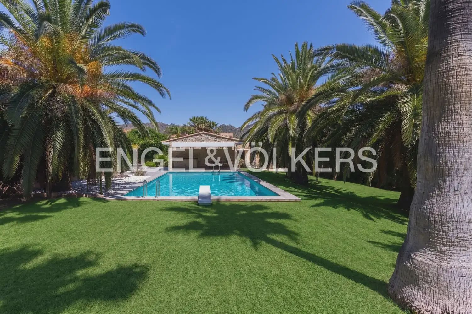 6 bedroom Villa for sale in Pucol with pool garage - € 1,990,000 (Ref: 10130554)