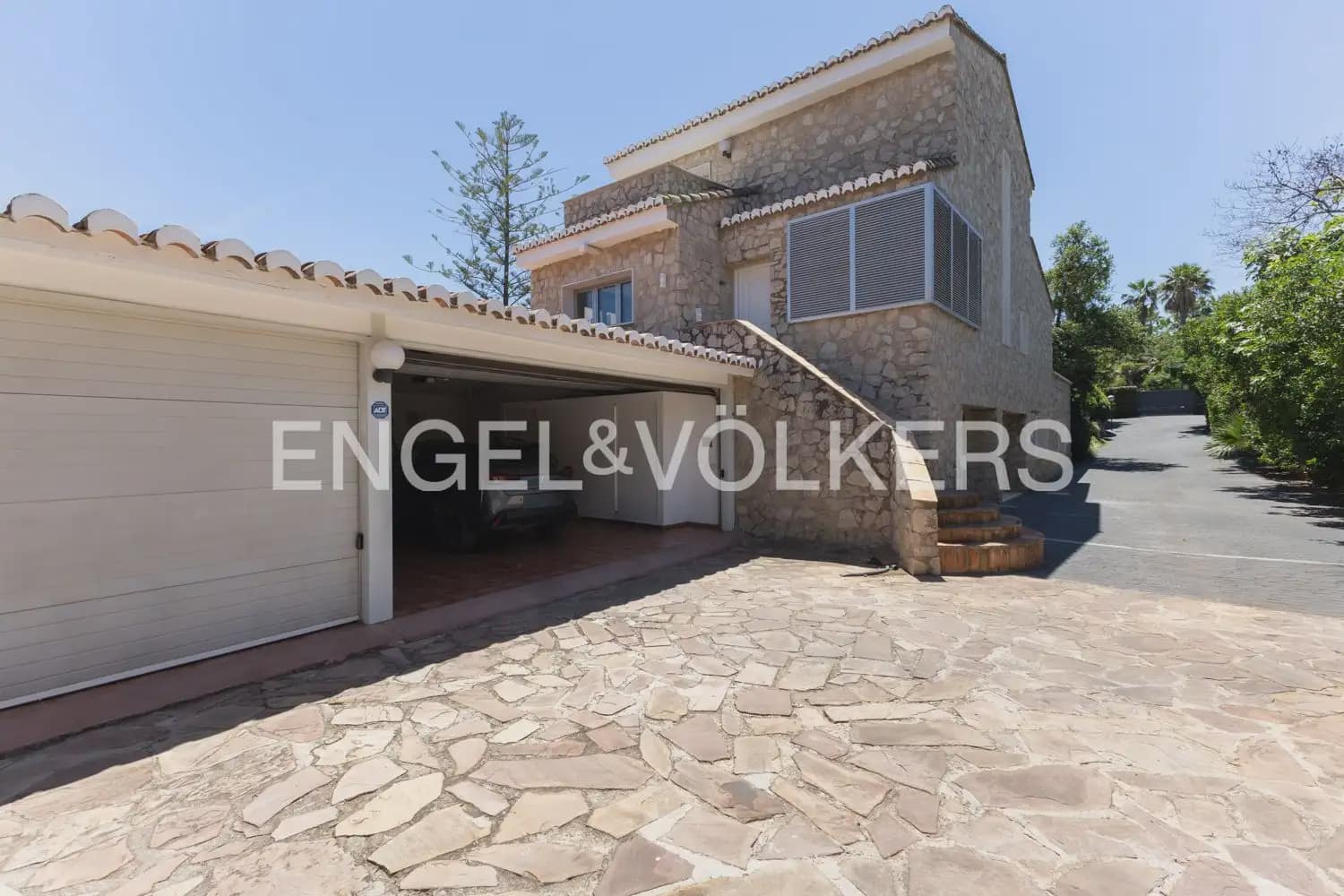 6 bedroom Villa for sale in Pucol with pool garage - € 1,990,000 (Ref: 10130554)
