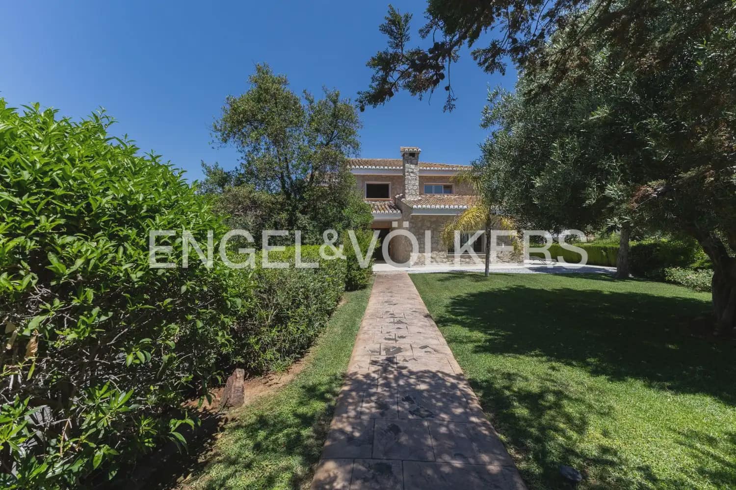 6 bedroom Villa for sale in Pucol with pool garage - € 1,990,000 (Ref: 10130554)