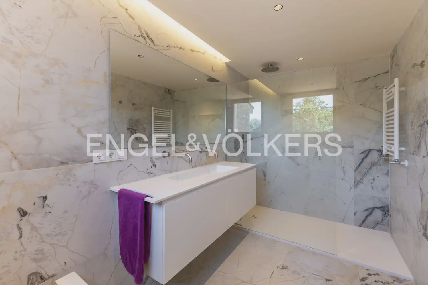 6 bedroom Villa for sale in Pucol with pool garage - € 1,990,000 (Ref: 10130554)