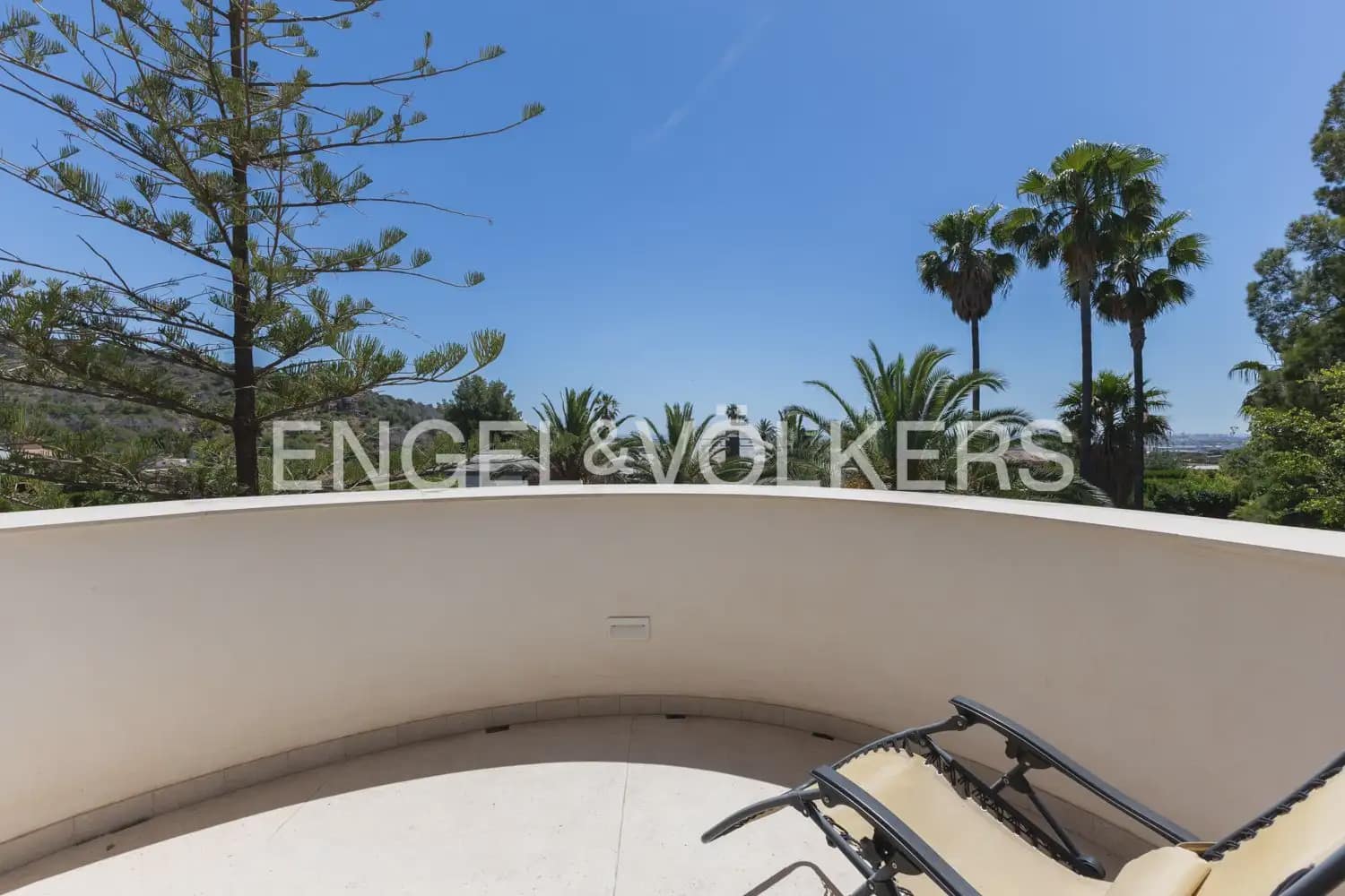 6 bedroom Villa for sale in Pucol with pool garage - € 1,990,000 (Ref: 10130554)