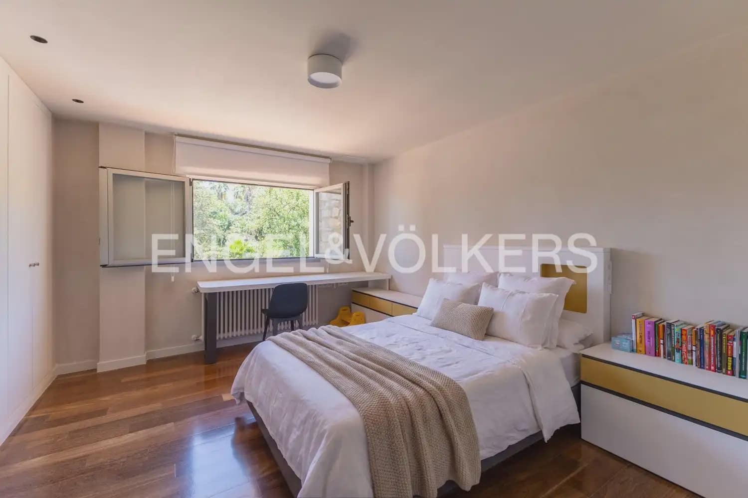 6 bedroom Villa for sale in Pucol with pool garage - € 1,990,000 (Ref: 10130554)