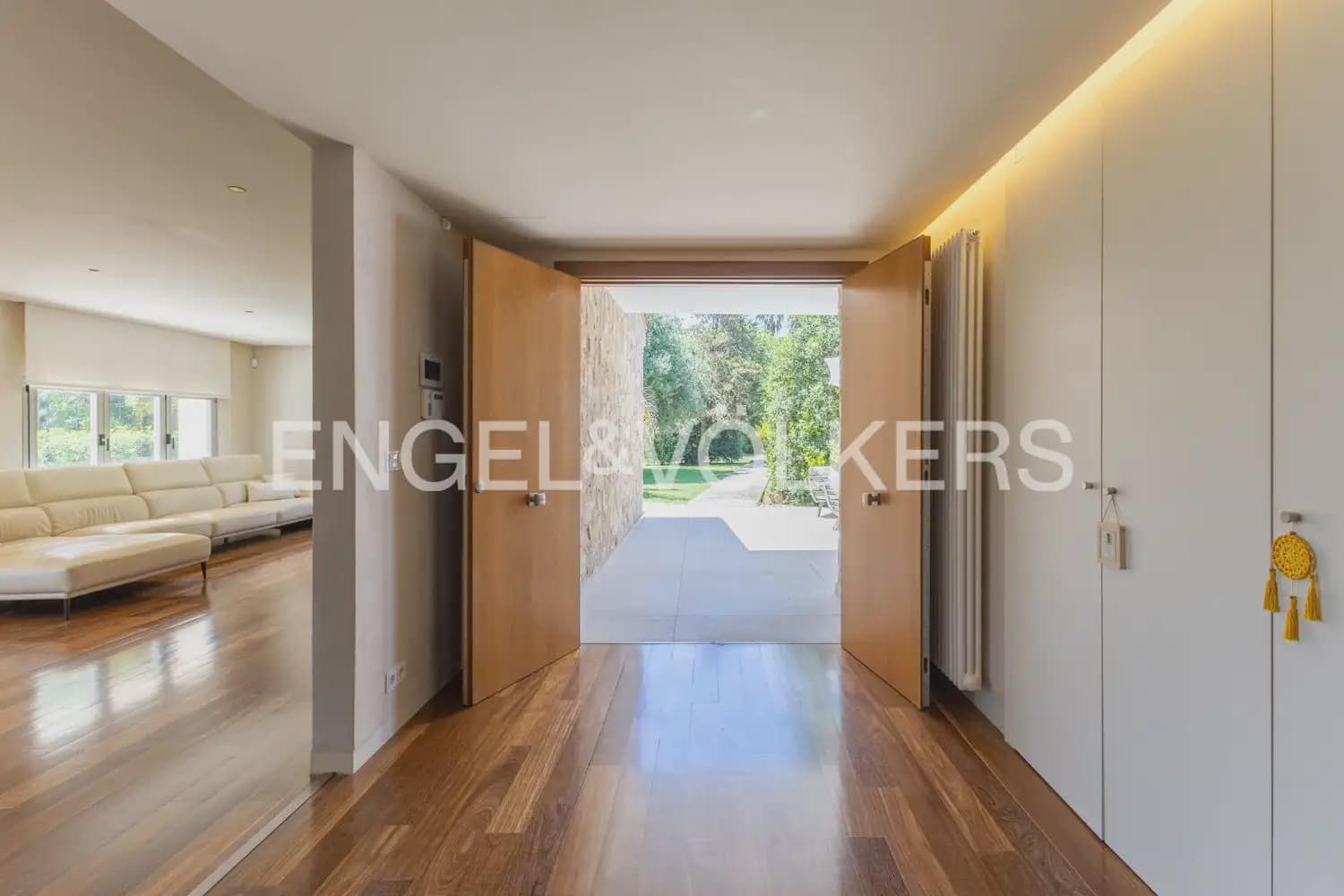6 bedroom Villa for sale in Pucol with pool garage - € 1,990,000 (Ref: 10130554)