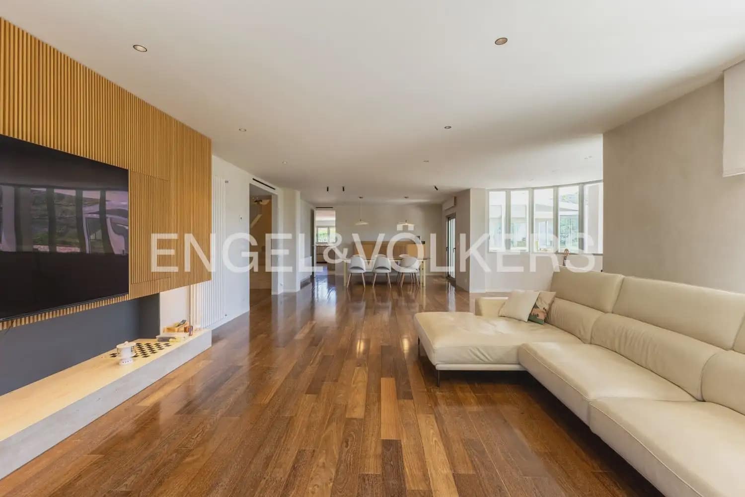 6 bedroom Villa for sale in Pucol with pool garage - € 1,990,000 (Ref: 10130554)