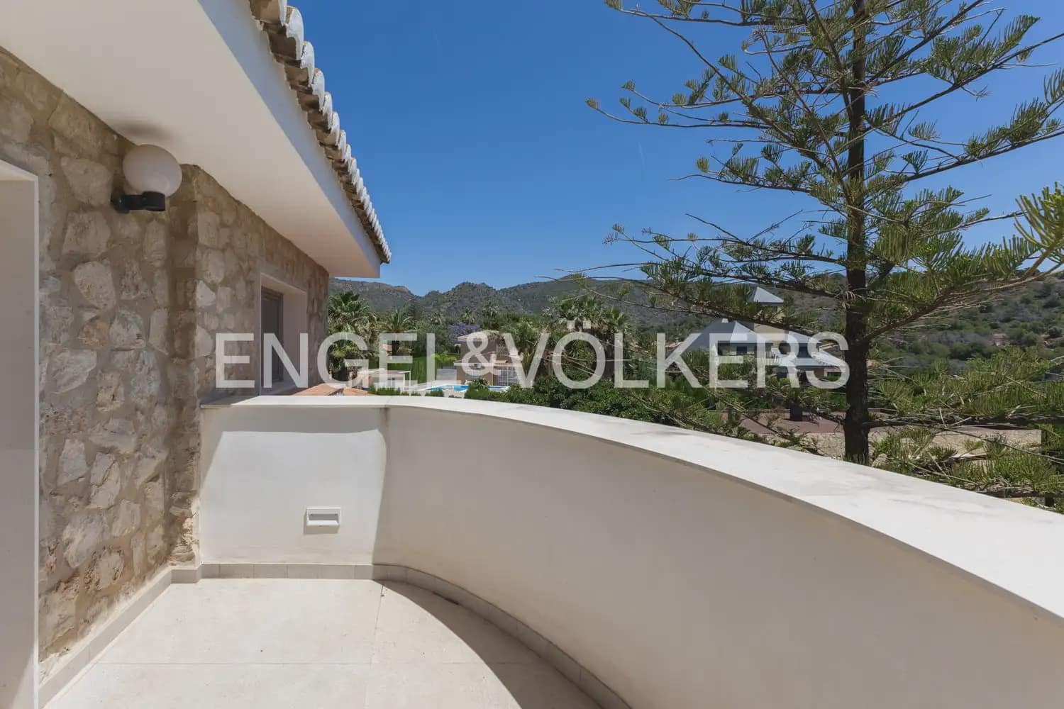 6 bedroom Villa for sale in Pucol with pool garage - € 1,990,000 (Ref: 10130554)