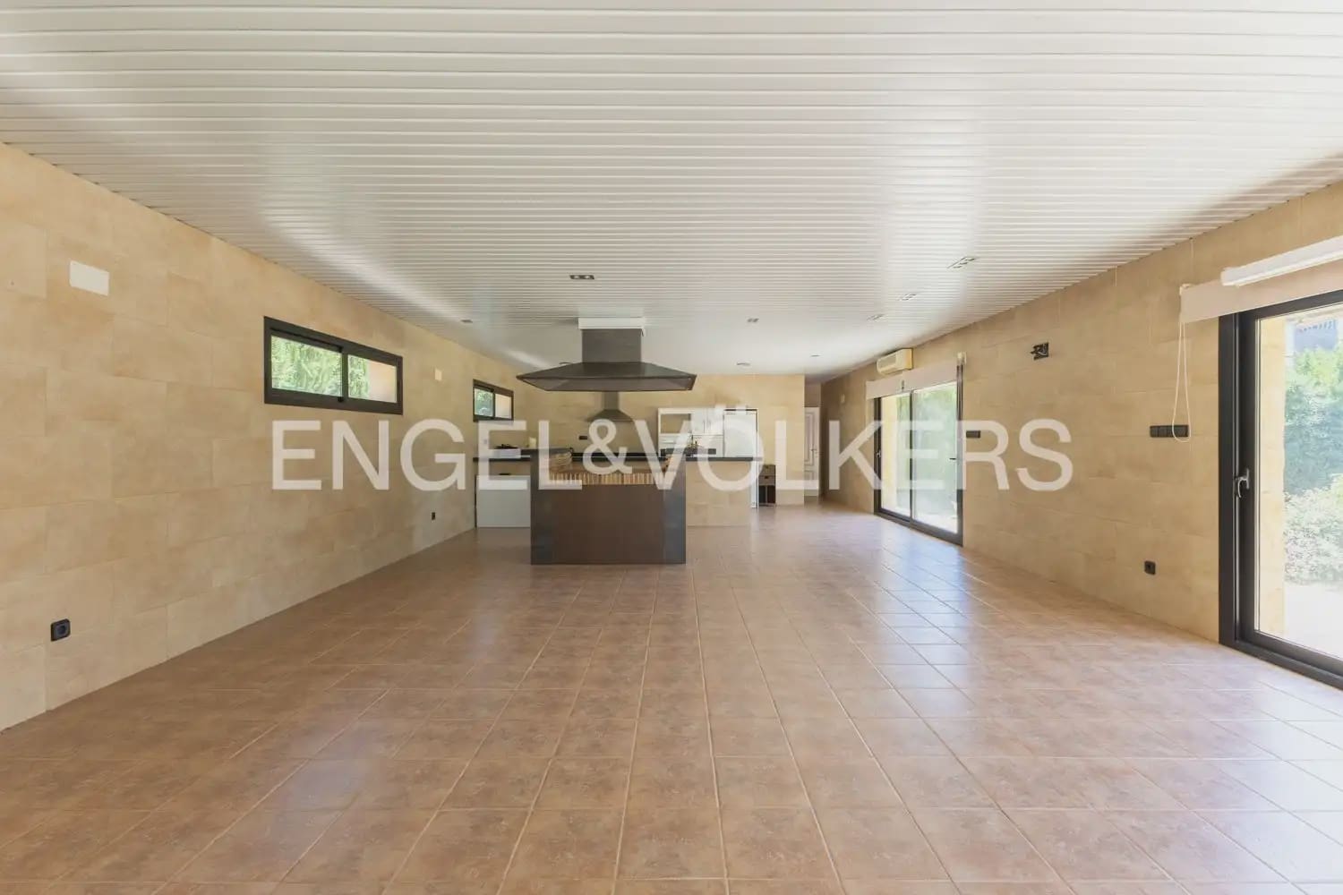 6 bedroom Villa for sale in Pucol with pool garage - € 1,990,000 (Ref: 10130554)