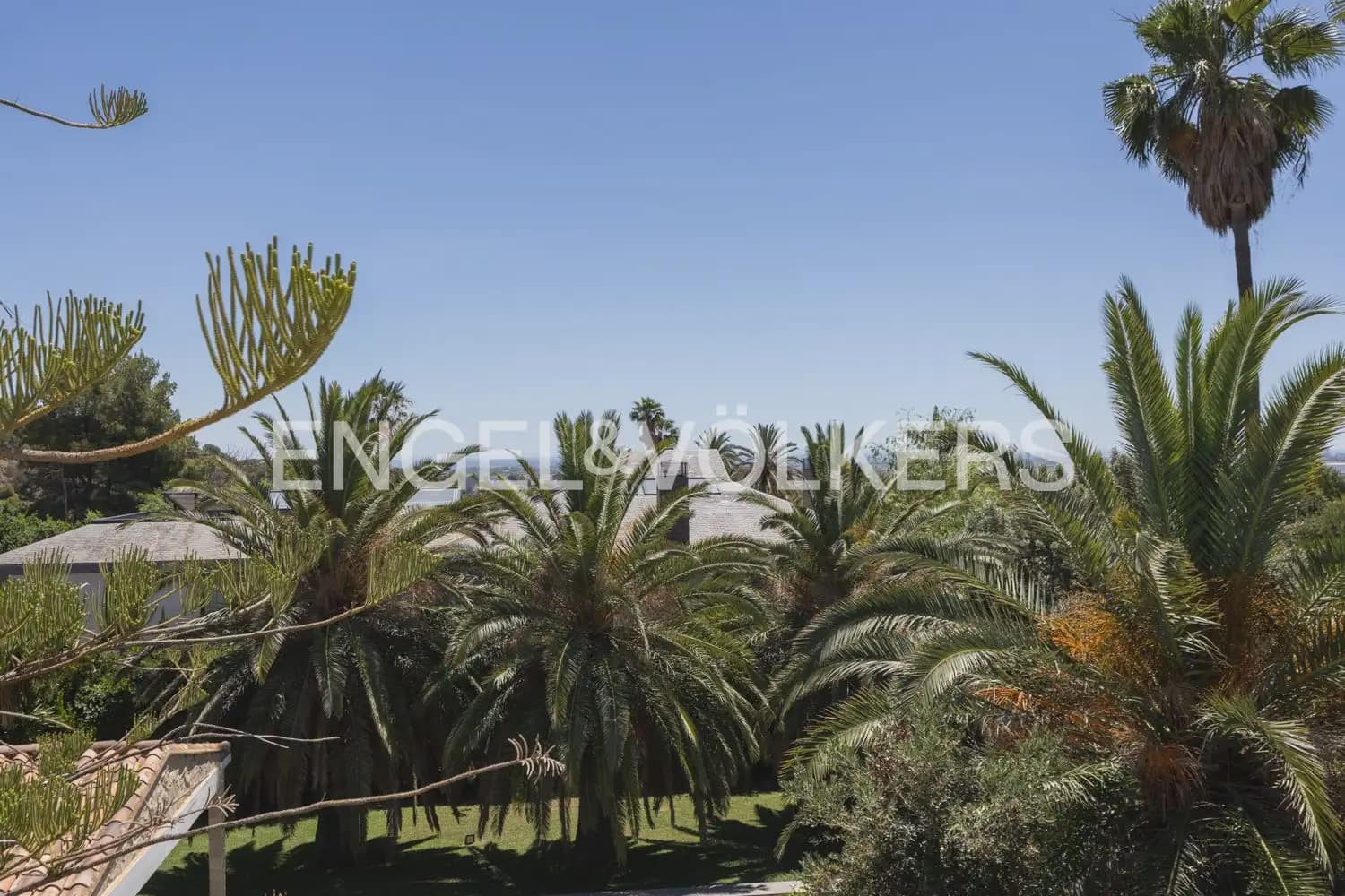 6 bedroom Villa for sale in Pucol with pool garage - € 1,990,000 (Ref: 10130554)