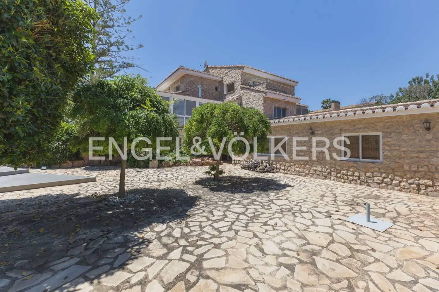 6 bedroom Villa for sale in Pucol with pool garage - € 1,990,000 (Ref: 10130554)