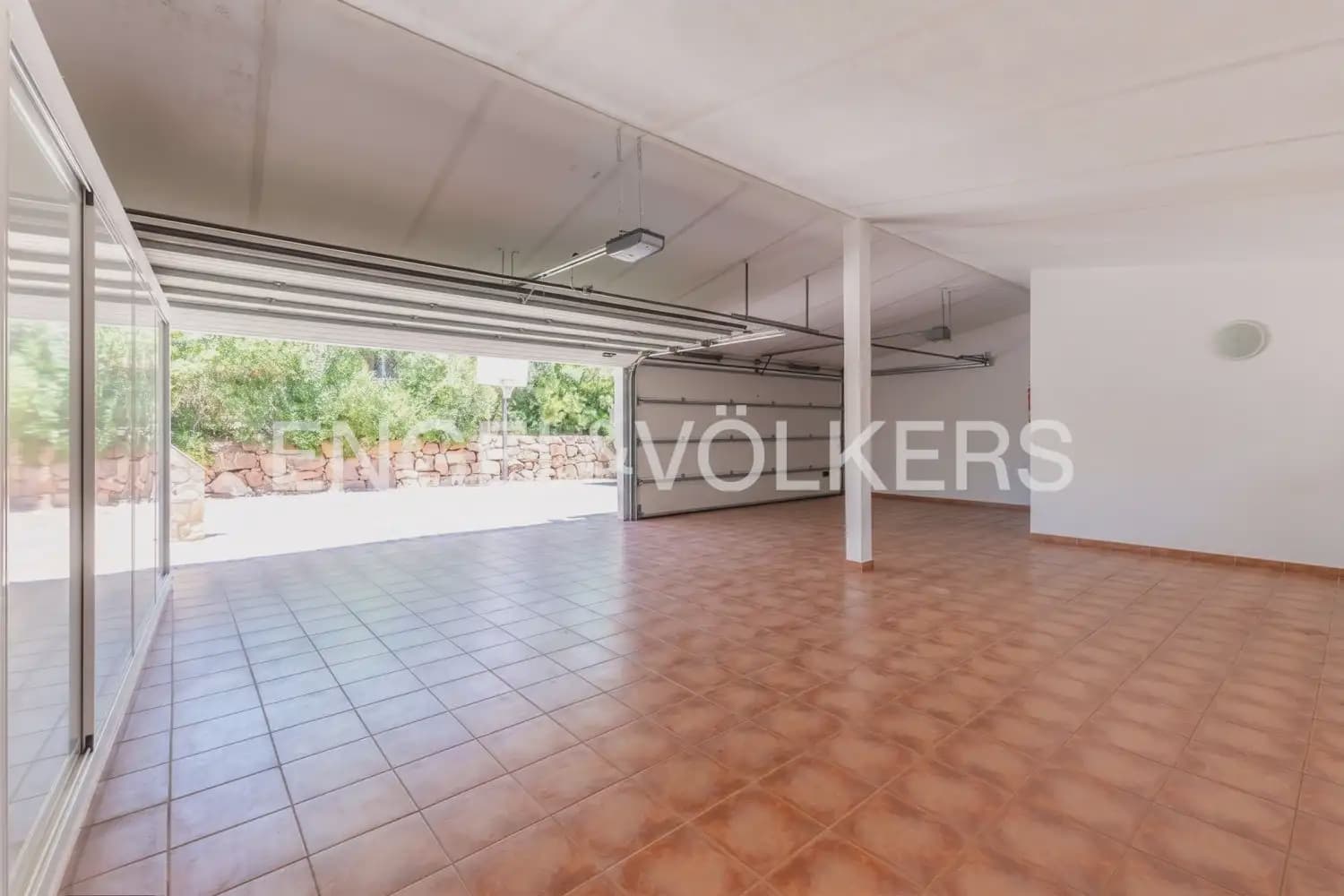 6 bedroom Villa for sale in Pucol with pool garage - € 1,990,000 (Ref: 10130554)