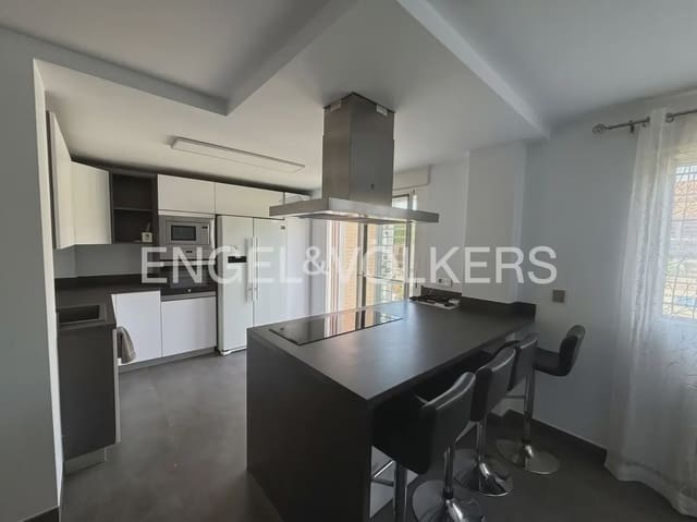 4 bedroom Semi-detached Villa for rent in San Antonio de Benagéber with pool - € 2,600 (Ref: 10130555)