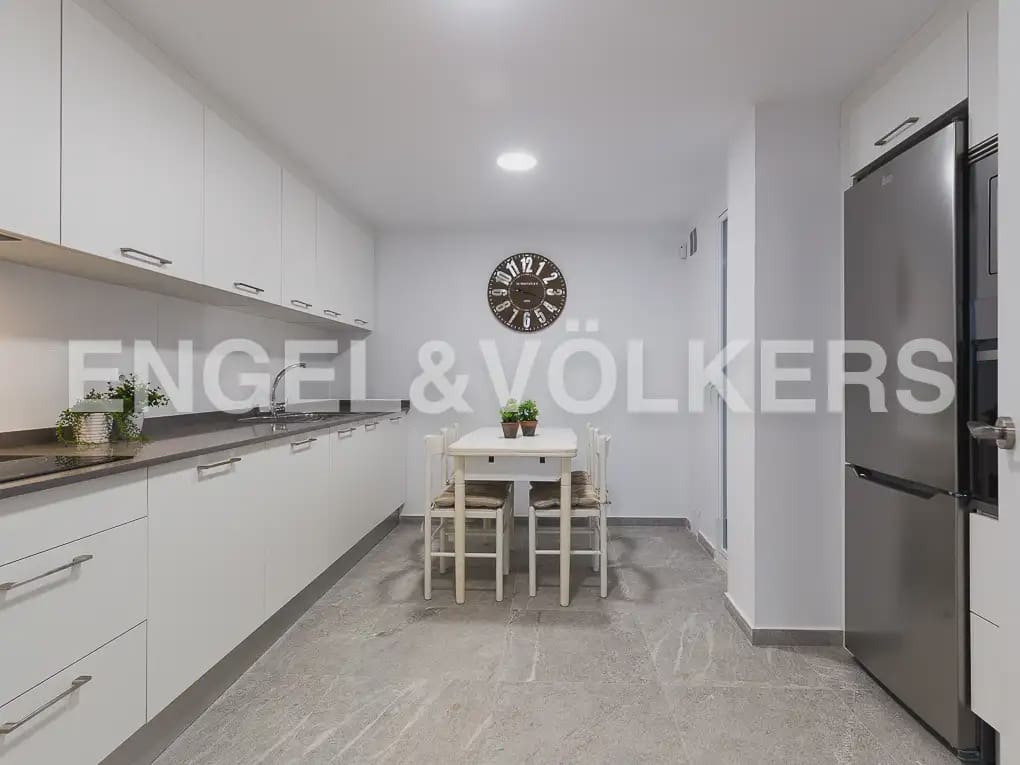 2 sovrum Lägenhet att hyra i Valencia stad - 1 800 € (Ref: 10133604)
