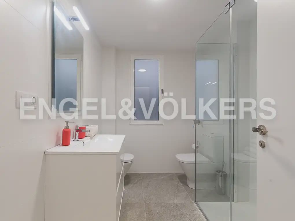 2 sovrum Lägenhet att hyra i Valencia stad - 1 800 € (Ref: 10133604)
