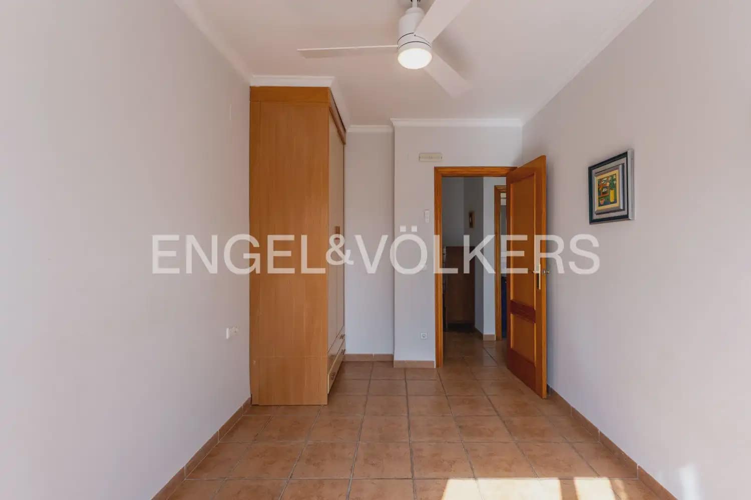 3 soverom Kjedet enebolig til leie i Oliva med svømmebasseng garasje - € 1 500 (Ref: 10133608)