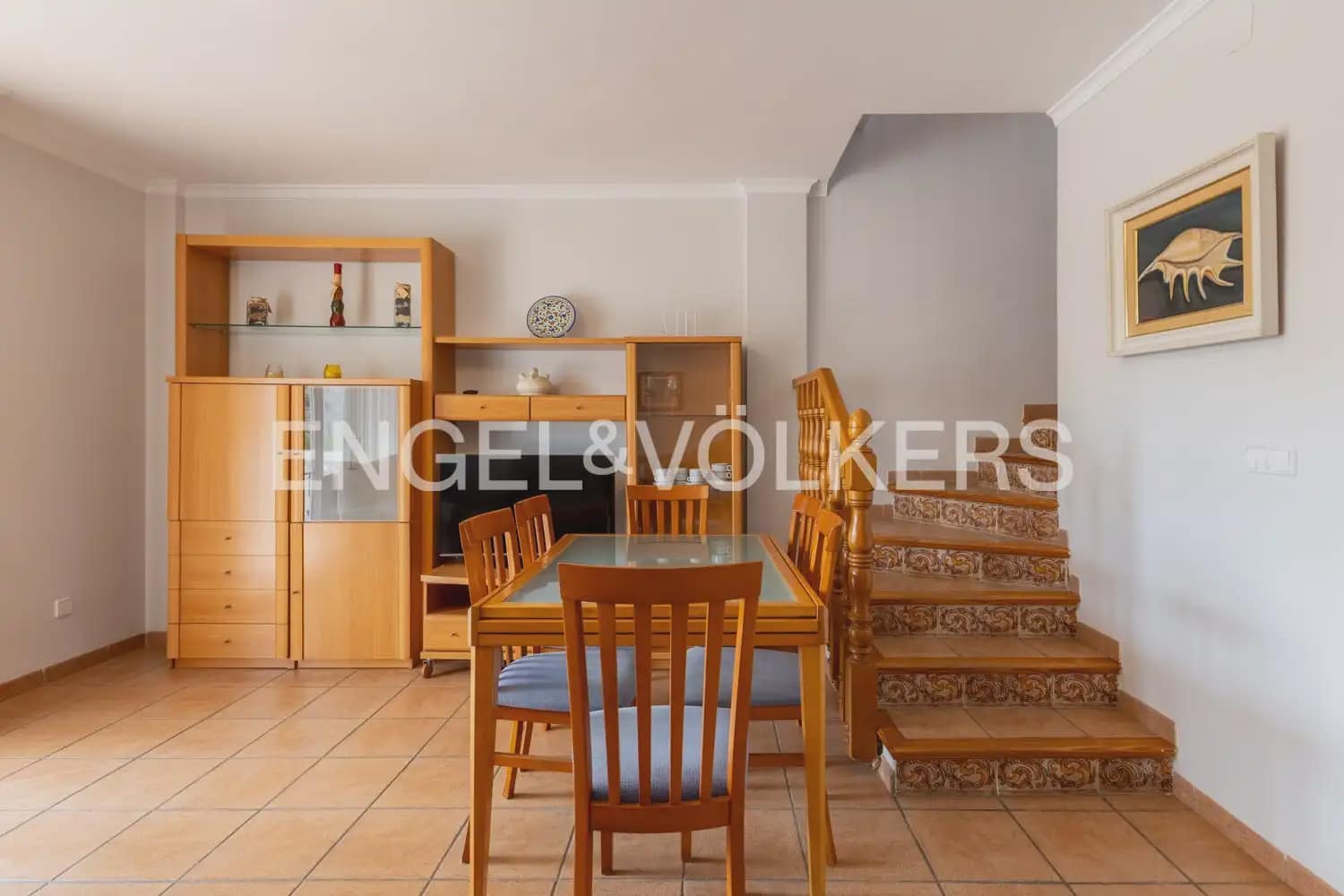 3 soverom Kjedet enebolig til leie i Oliva med svømmebasseng garasje - € 1 500 (Ref: 10133608)