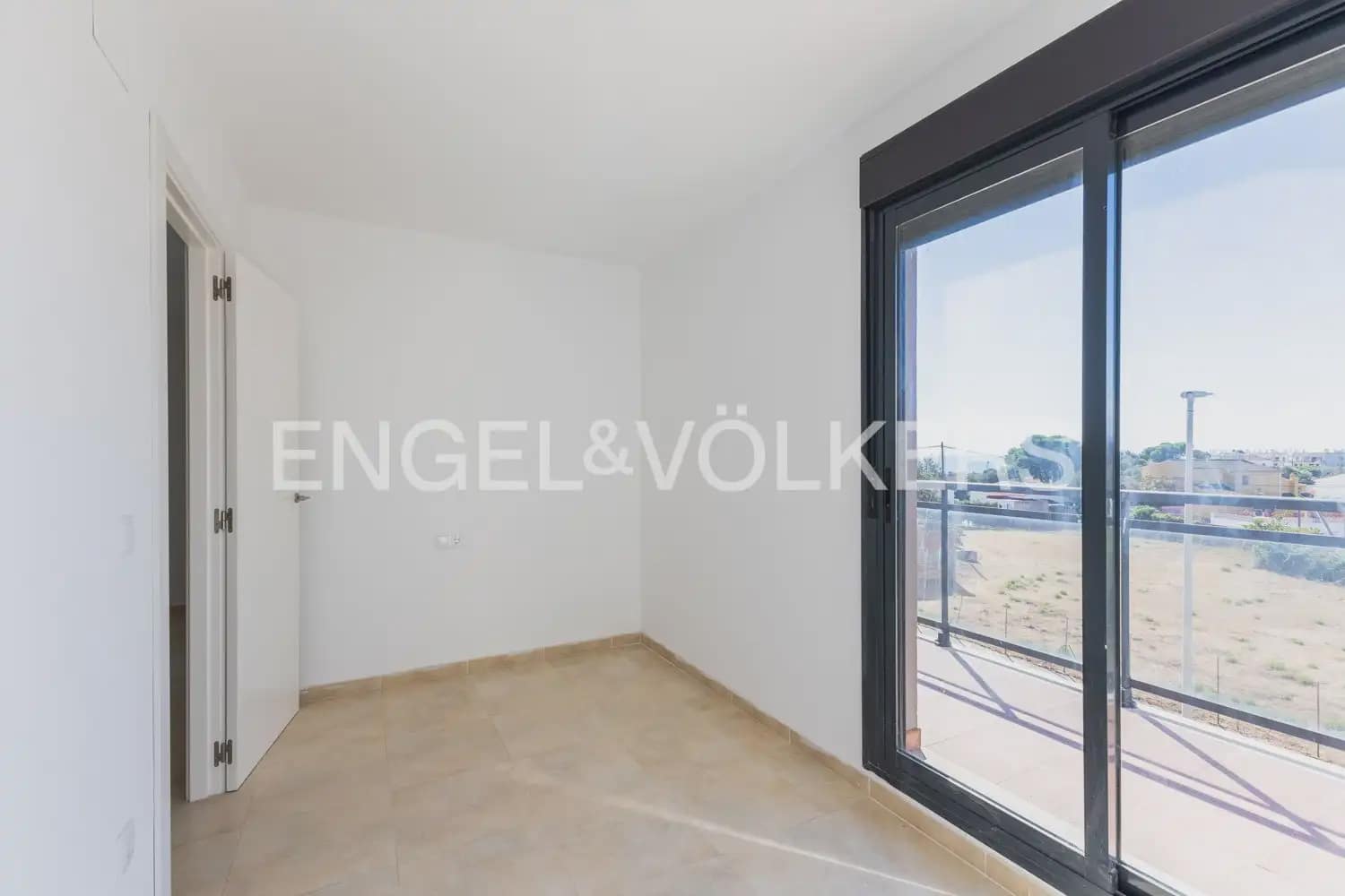 2 bedroom Penthouse for sale in Vinaros with garage - € 242,000 (Ref: 10133611)