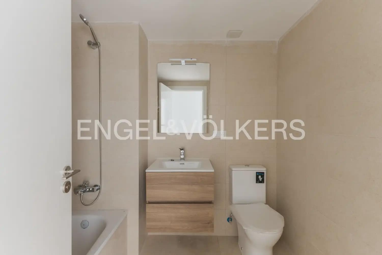 2 bedroom Penthouse for sale in Vinaros with garage - € 242,000 (Ref: 10133611)