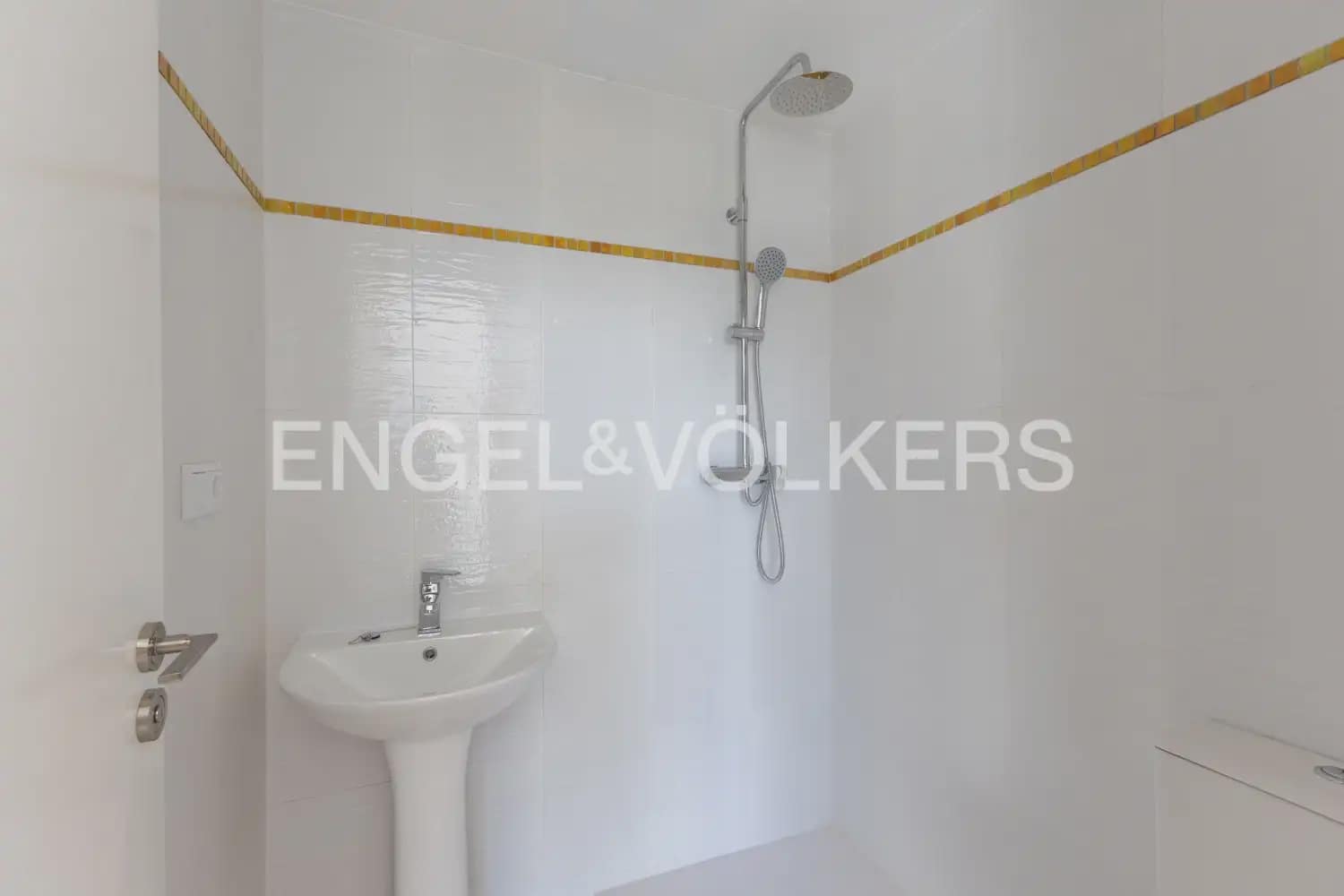 2 bedroom Penthouse for sale in Vinaros with garage - € 242,000 (Ref: 10133611)
