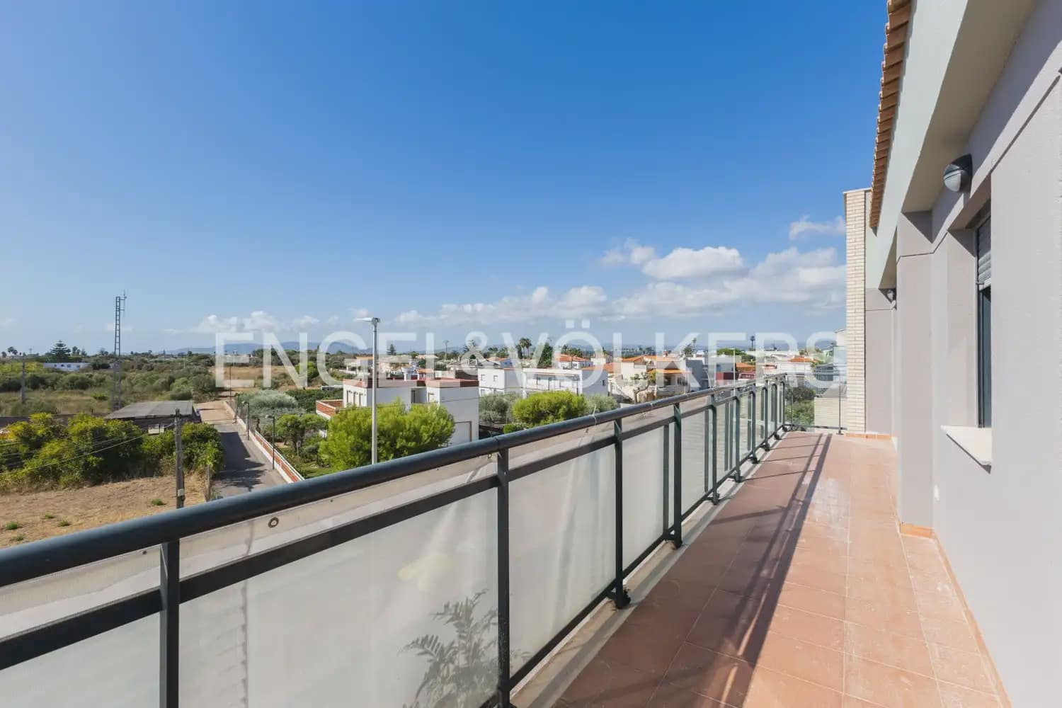 2 bedroom Penthouse for sale in Vinaros with garage - € 242,000 (Ref: 10133611)