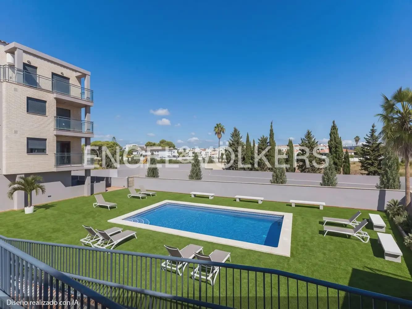 2 bedroom Penthouse for sale in Vinaros with garage - € 242,000 (Ref: 10133611)