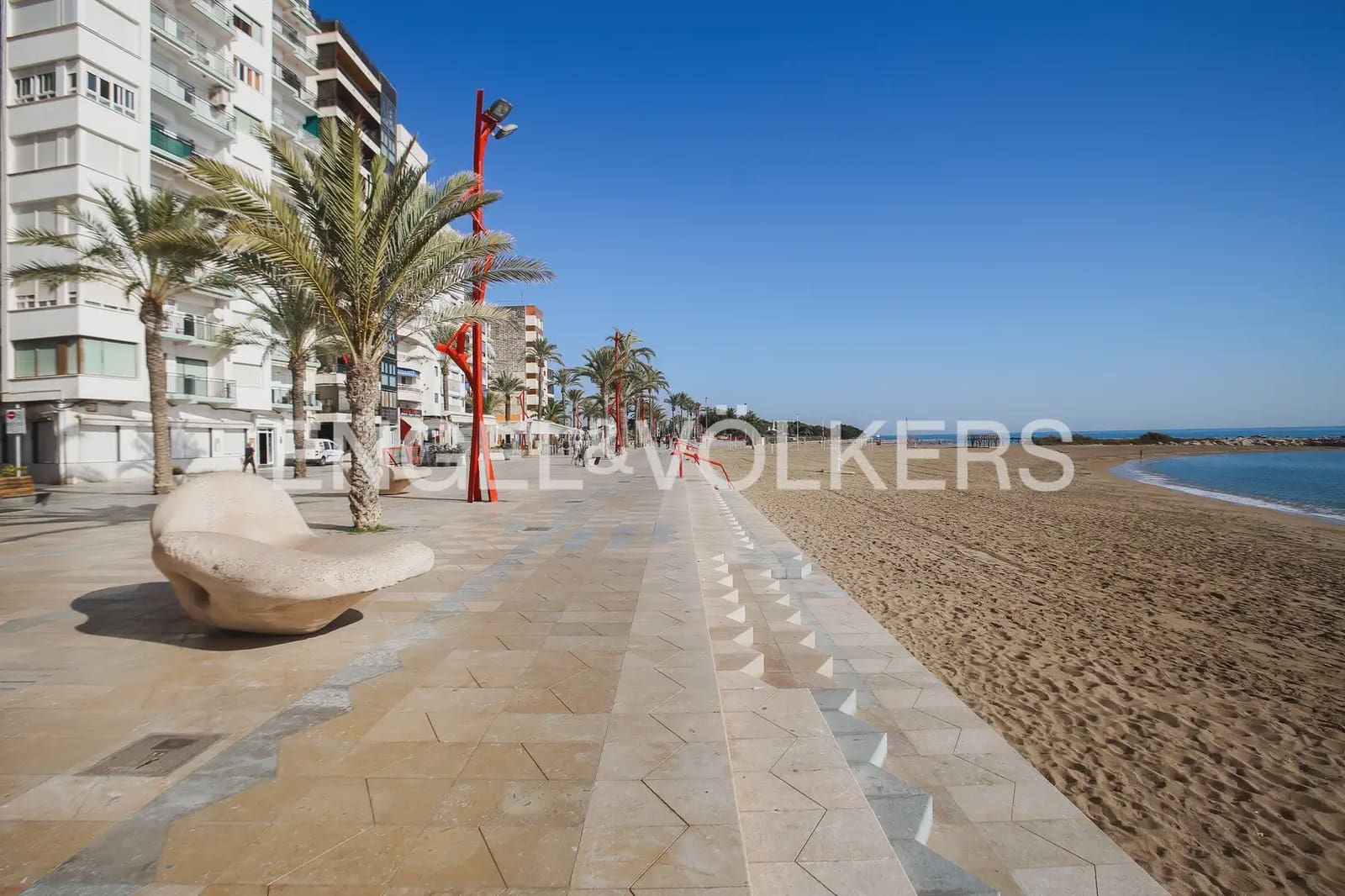2 bedroom Penthouse for sale in Vinaros with garage - € 242,000 (Ref: 10133611)