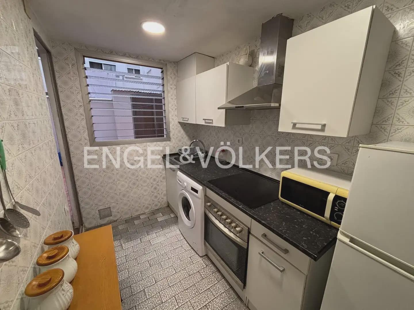 4 slaapkamer Flat te huur in Valencia stad - € 1.400 (Ref: 10134966)
