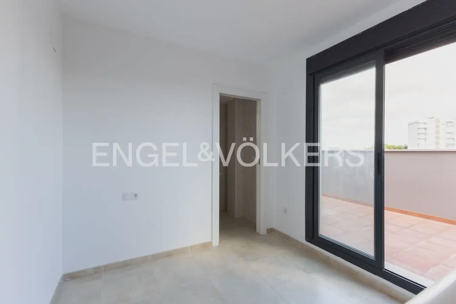 3 bedroom Penthouse for sale in Vinaros with pool garage - € 215,000 (Ref: 10134968)