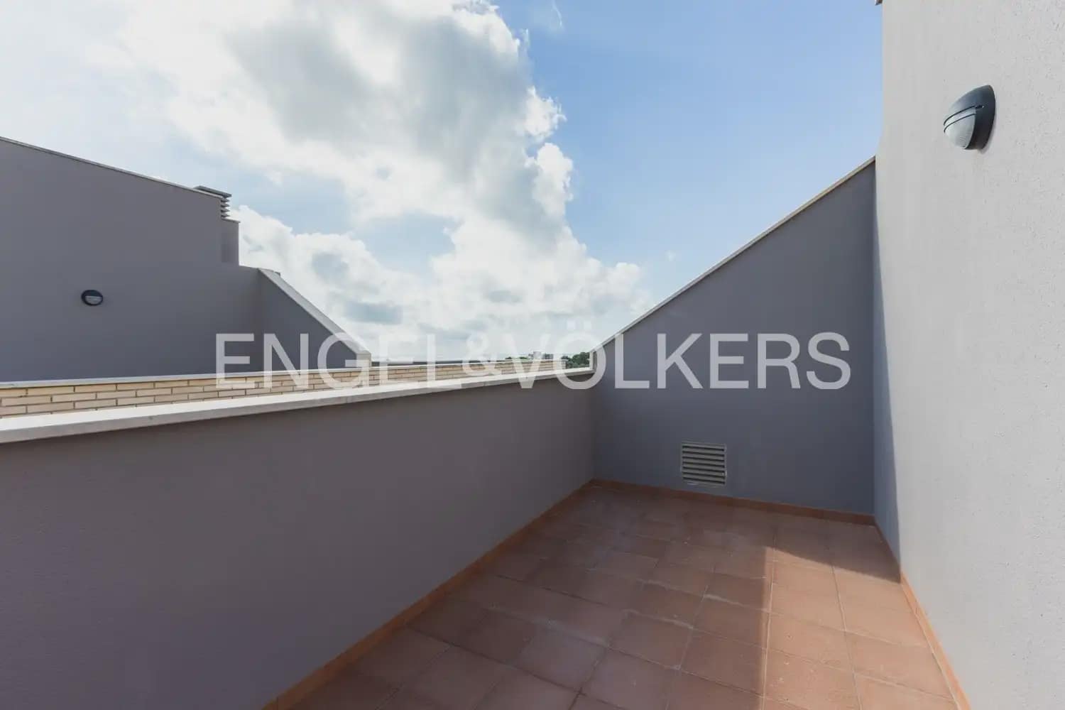 3 bedroom Penthouse for sale in Vinaros with pool garage - € 215,000 (Ref: 10134968)