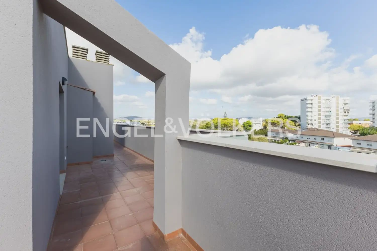 3 bedroom Penthouse for sale in Vinaros with pool garage - € 215,000 (Ref: 10134968)