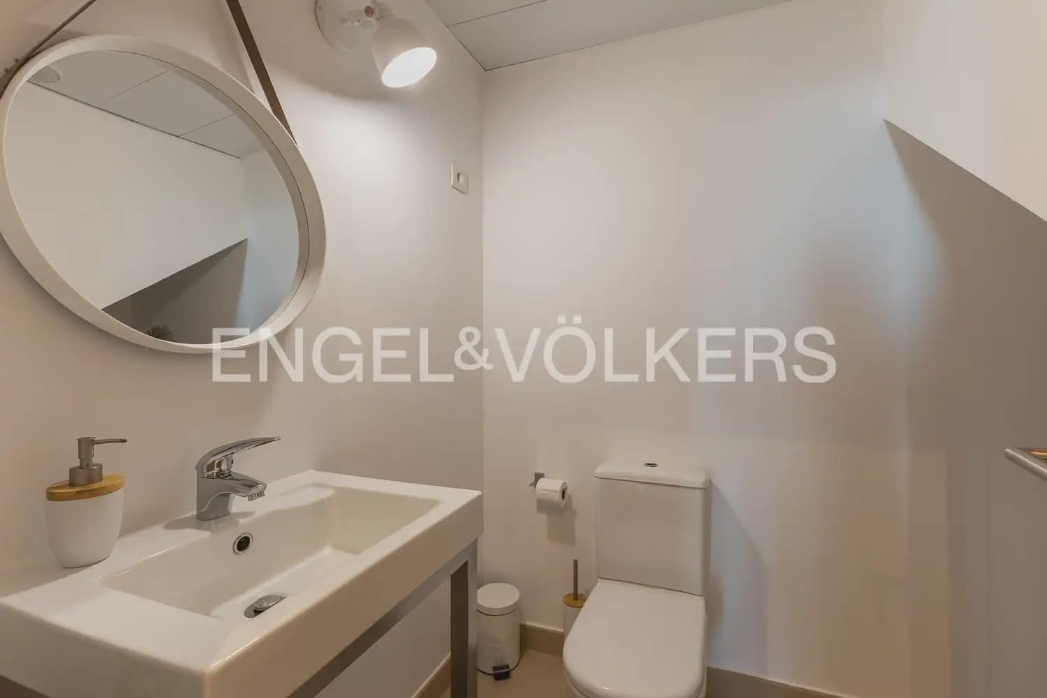 3 soveværelse Villa til salg i Chiva med swimmingpool garage - € 370.000 (Ref: 10134969)