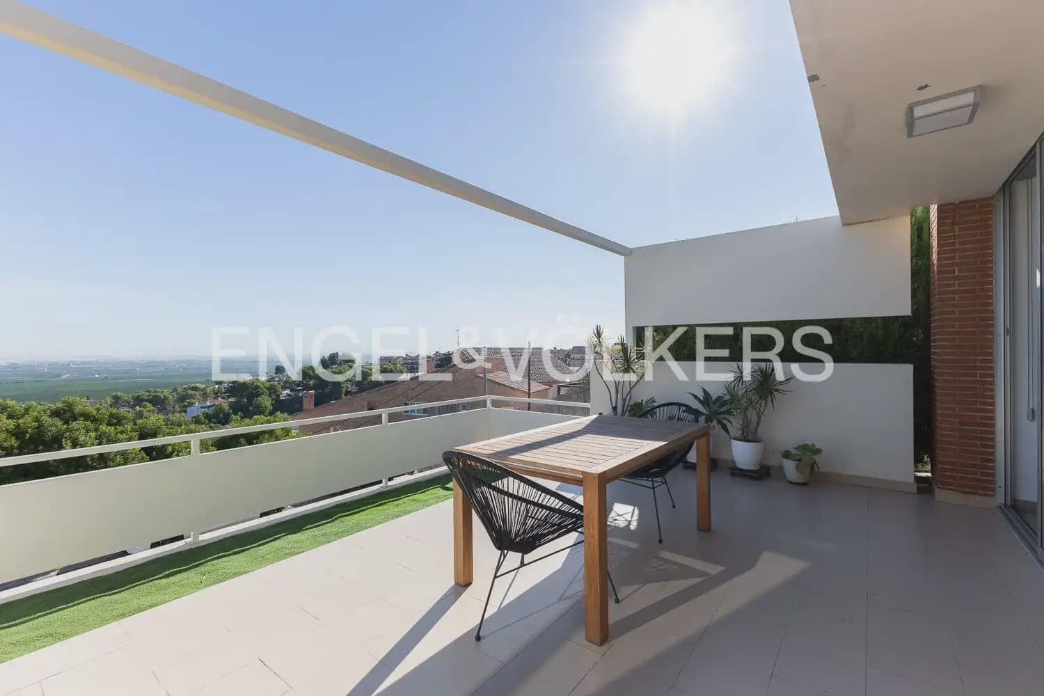 3 soveværelse Villa til salg i Chiva med swimmingpool garage - € 370.000 (Ref: 10134969)