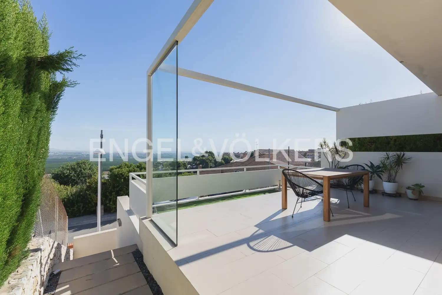 3 soveværelse Villa til salg i Chiva med swimmingpool garage - € 370.000 (Ref: 10134969)