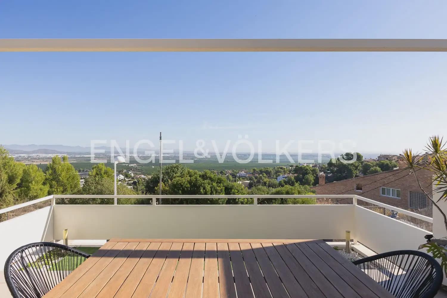 3 soveværelse Villa til salg i Chiva med swimmingpool garage - € 370.000 (Ref: 10134969)