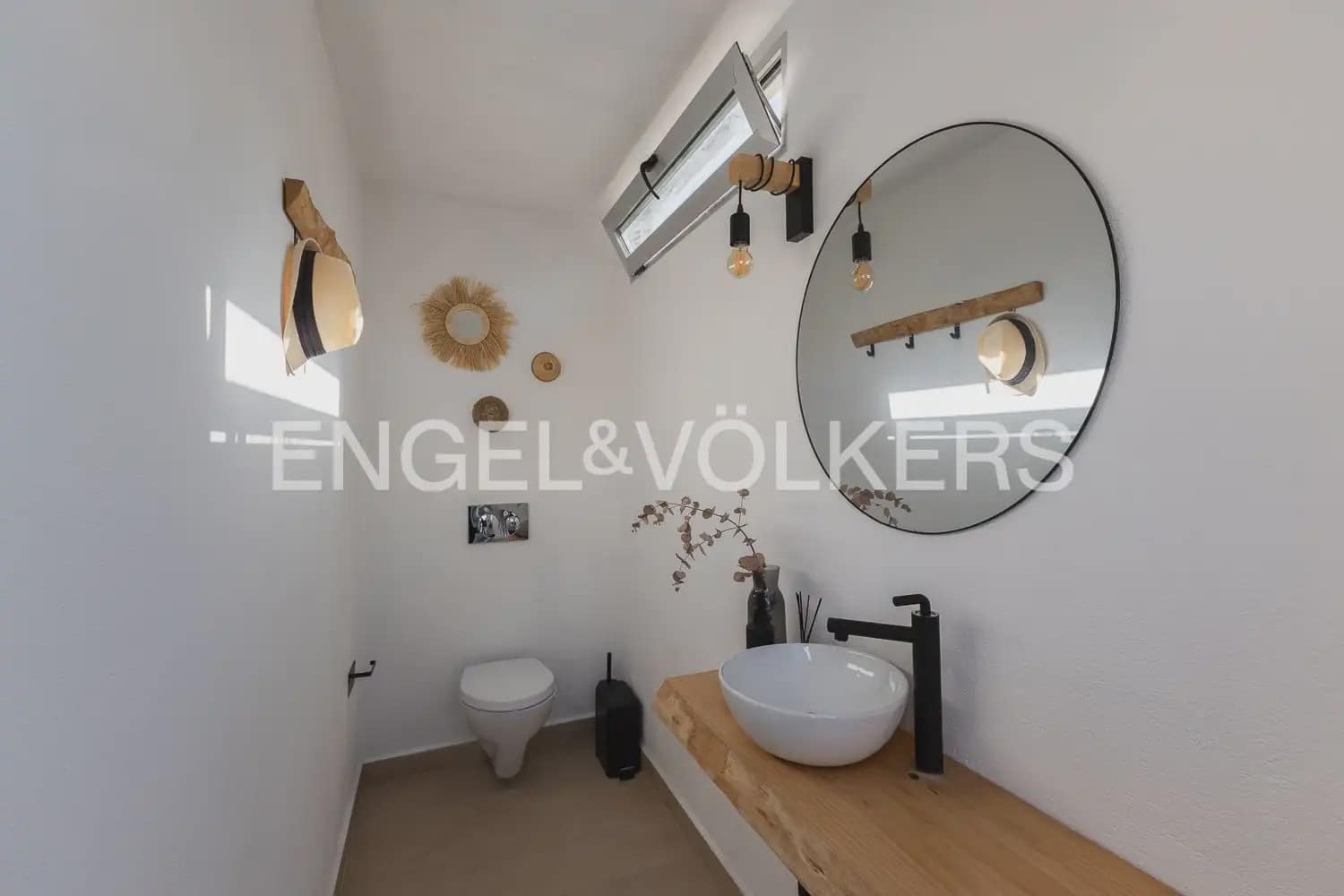 3 soveværelse Villa til salg i Chiva med swimmingpool garage - € 370.000 (Ref: 10134969)
