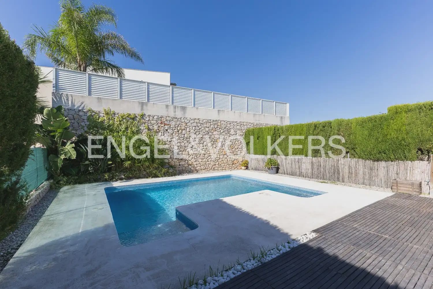 3 soveværelse Villa til salg i Chiva med swimmingpool garage - € 370.000 (Ref: 10134969)